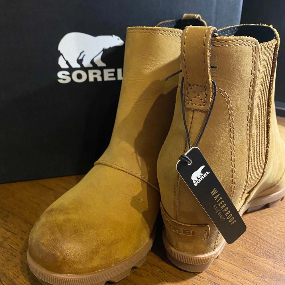 Sorel Joan of Arctic Chelsea Size 6